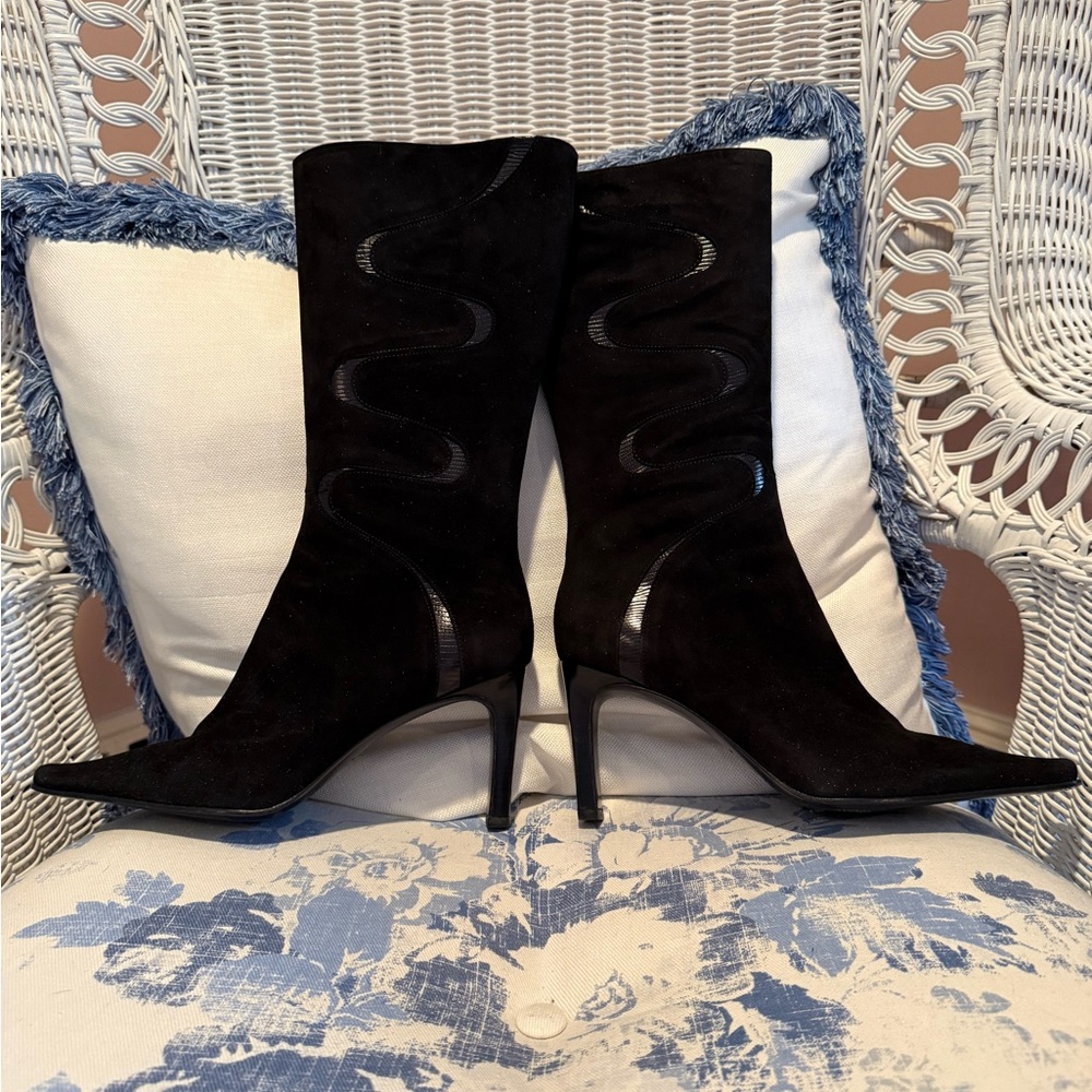 Paloma Chic Black Suede Heeled Boots